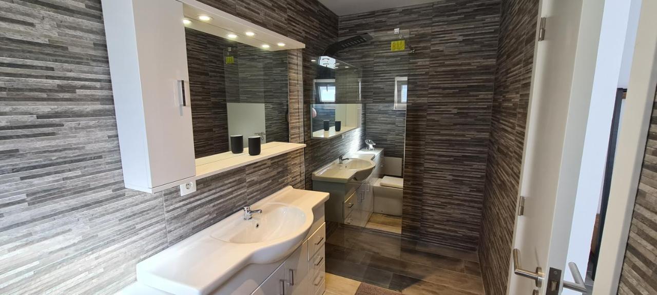 Oura - Large Villa - Private Pool - 5 Bedrooms Албуфейра Екстериор снимка