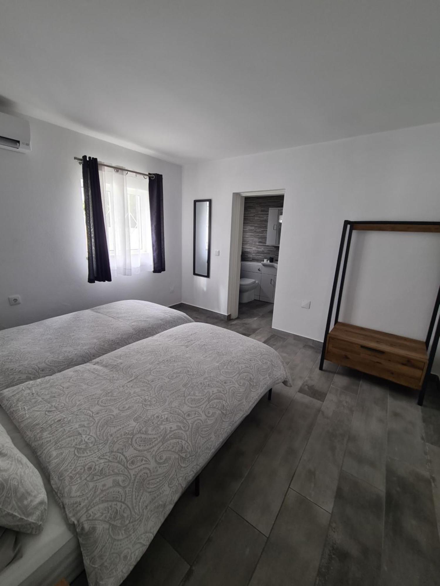 Oura - Large Villa - Private Pool - 5 Bedrooms Албуфейра Екстериор снимка