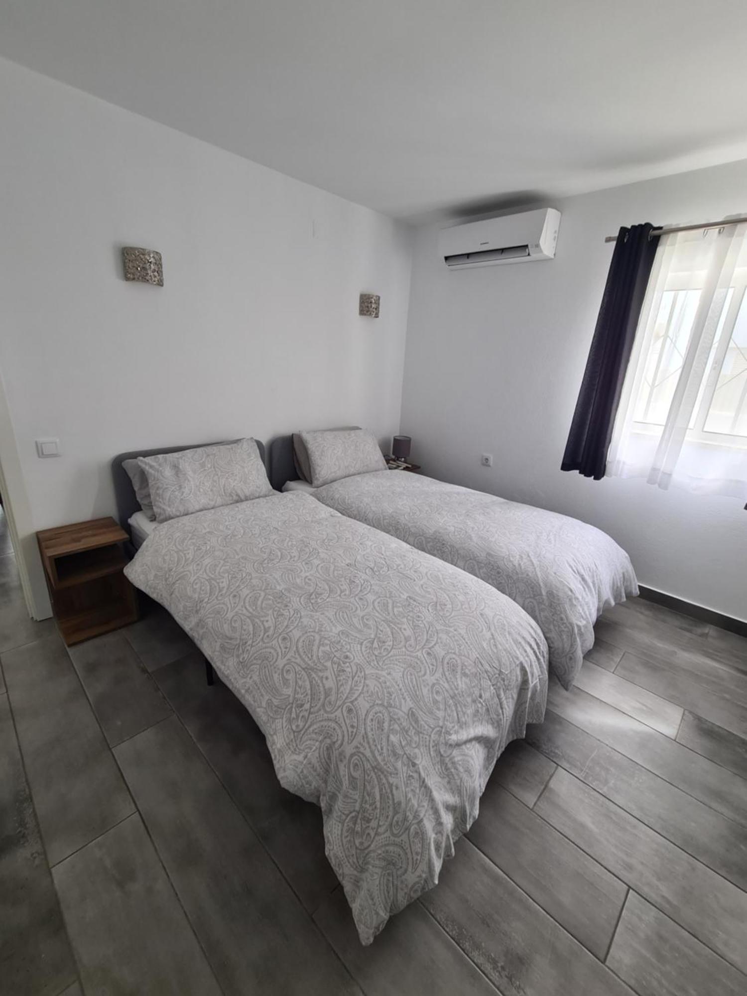 Oura - Large Villa - Private Pool - 5 Bedrooms Албуфейра Екстериор снимка